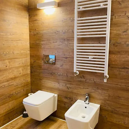 Residenze Lizzeri-casa Moniga アパート *