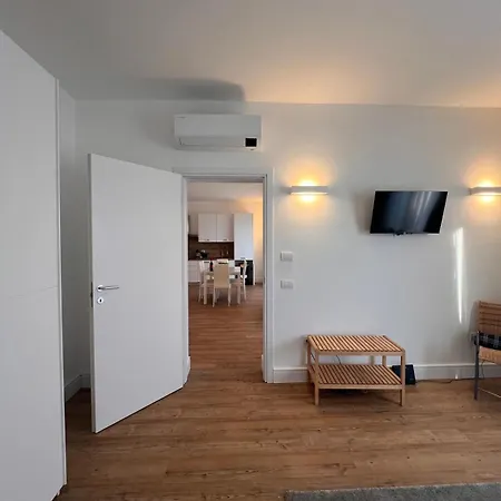 Residenze Lizzeri-casa Moniga アパート